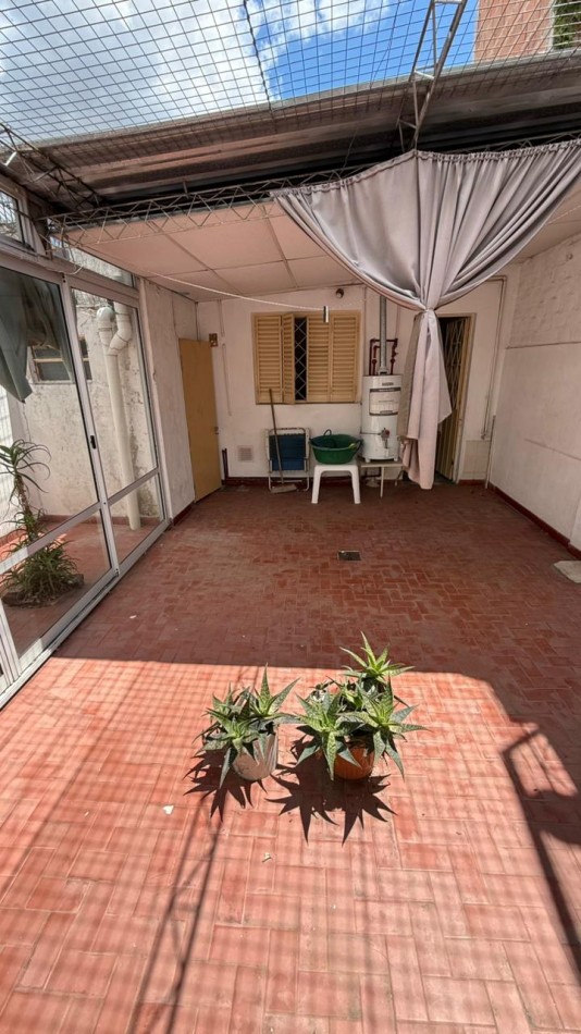 CASA DE 2 DORMITORIOS A MODERNIZAR,  ¡OPORTUNIDAD!