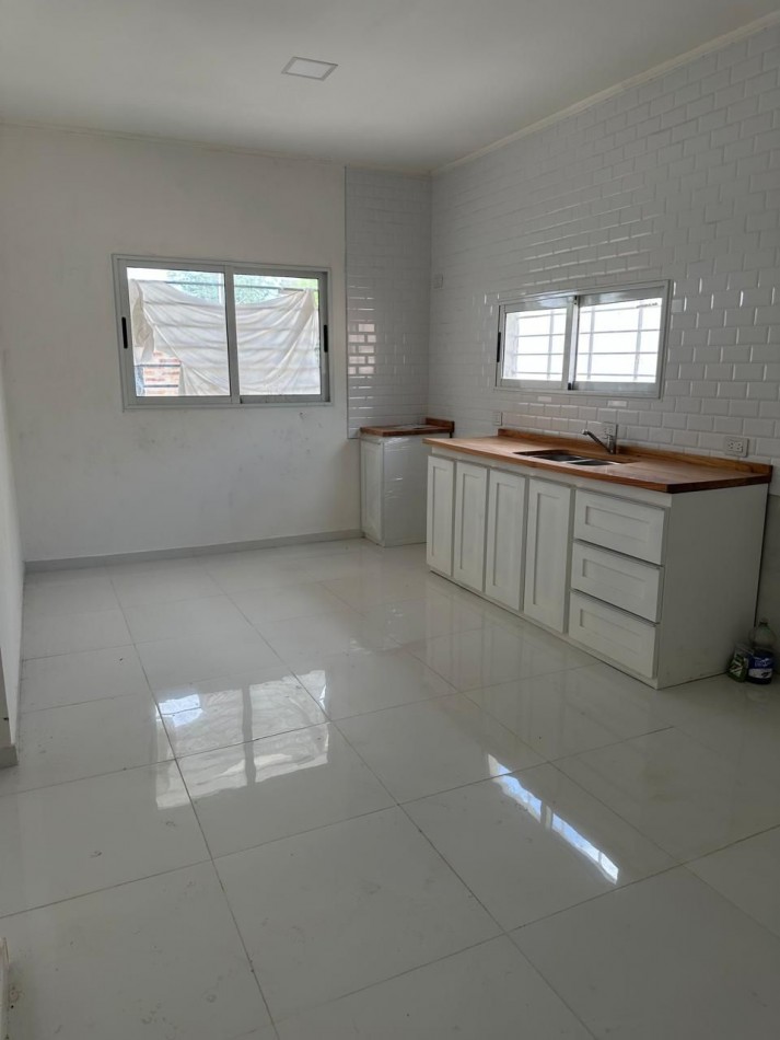 Hermosa casa 2 dorm en Colonia Avellaneda.