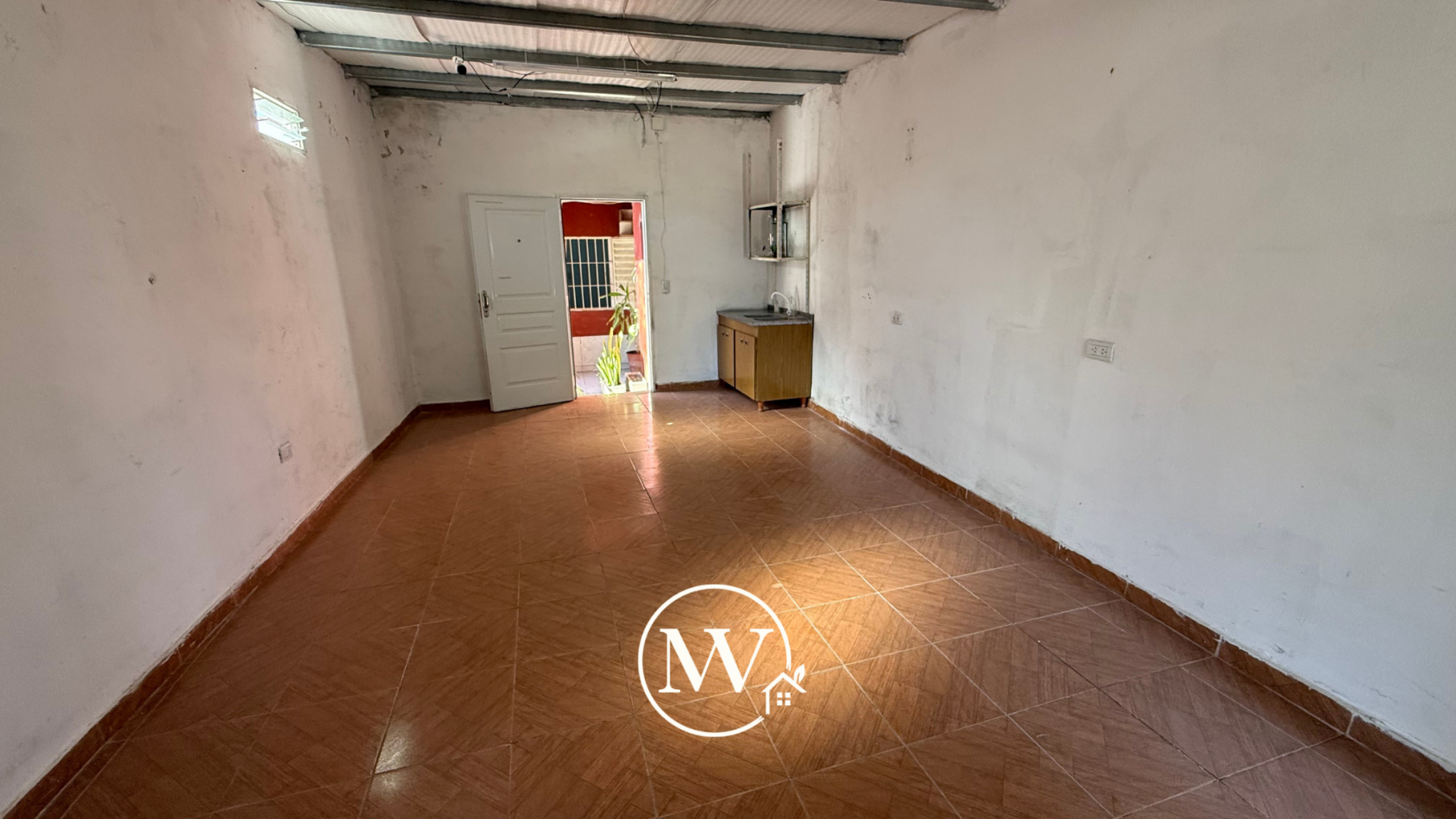 Casa Apta Credito en San Benito. 2 Dorm, fondo y cochera.