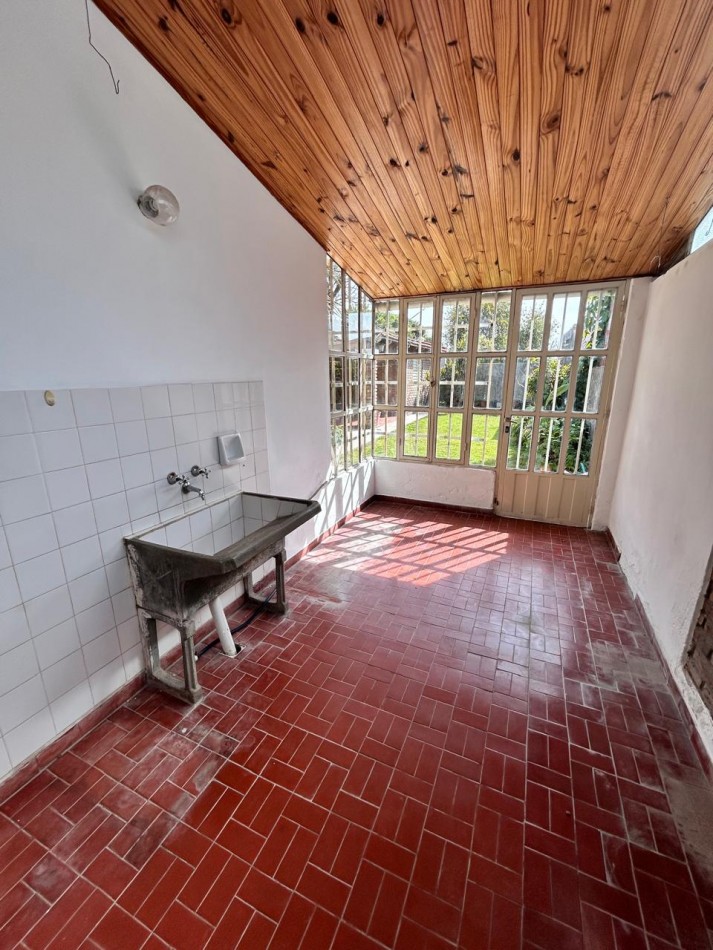 CASA 3 DORM Y COCHERA EN ZONA EJERCITO