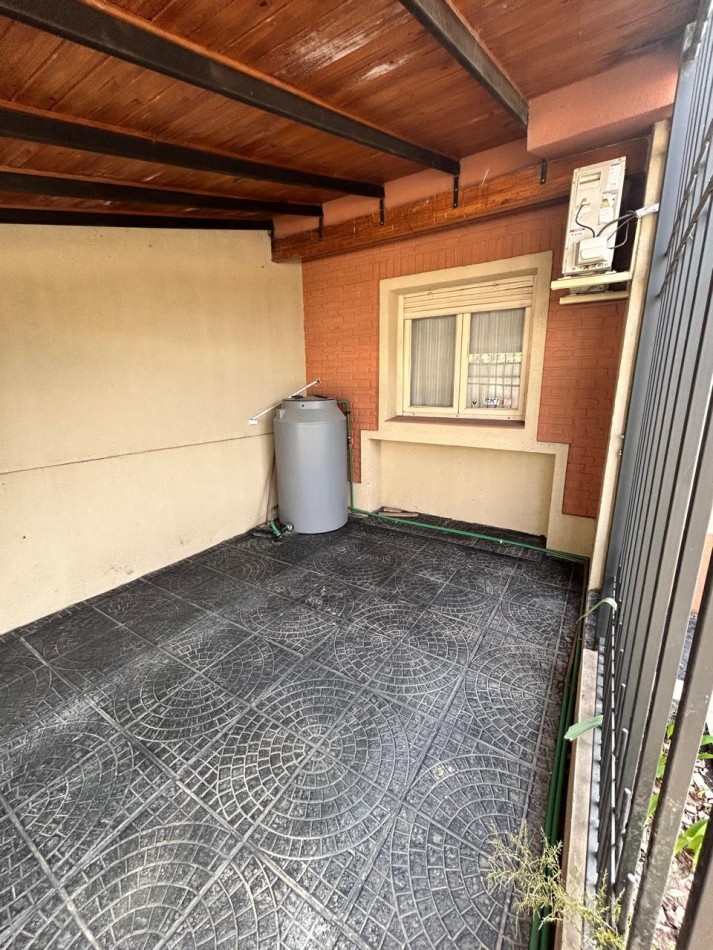 CASA 3 DORM Y COCHERA EN ZONA EJERCITO