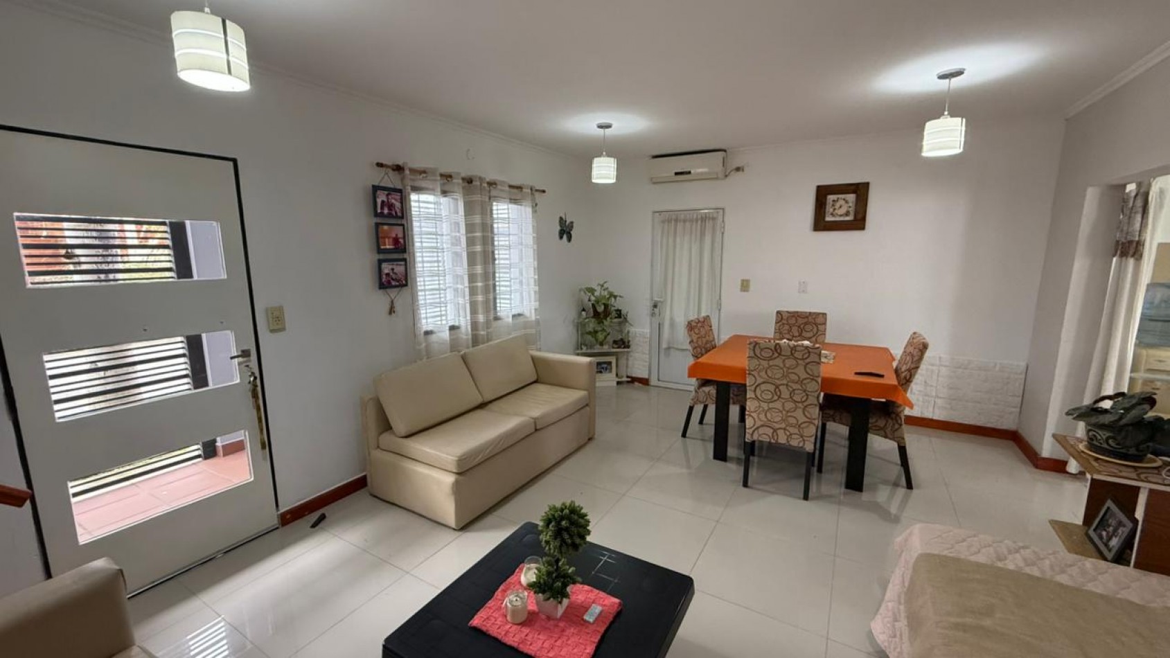CASA EN ORO VERDE, 3 DORM, COCHERA Y FONDO VERDE
