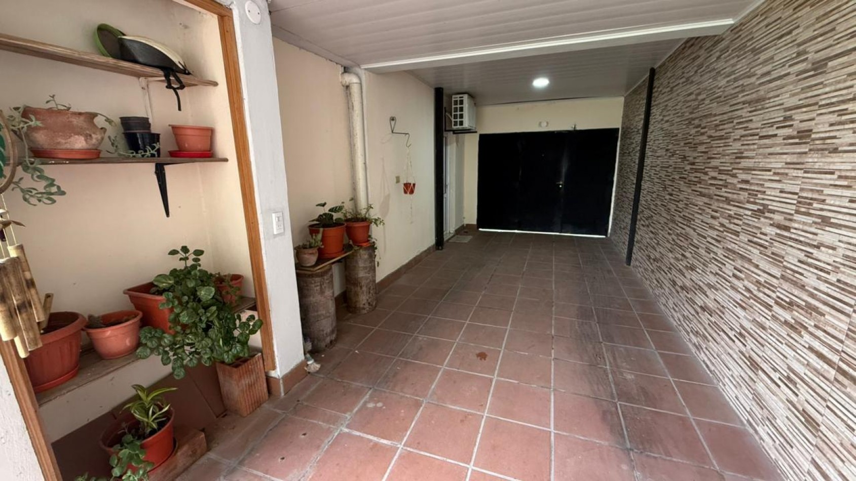 CASA EN ORO VERDE, 3 DORM, COCHERA Y FONDO VERDE