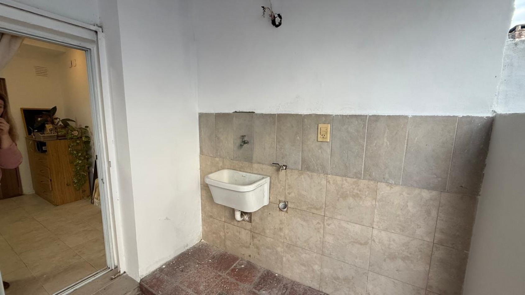 CASA DE 2 DORM, COCHERA Y PATIO SECO, ZONA RAMIREZ SUR