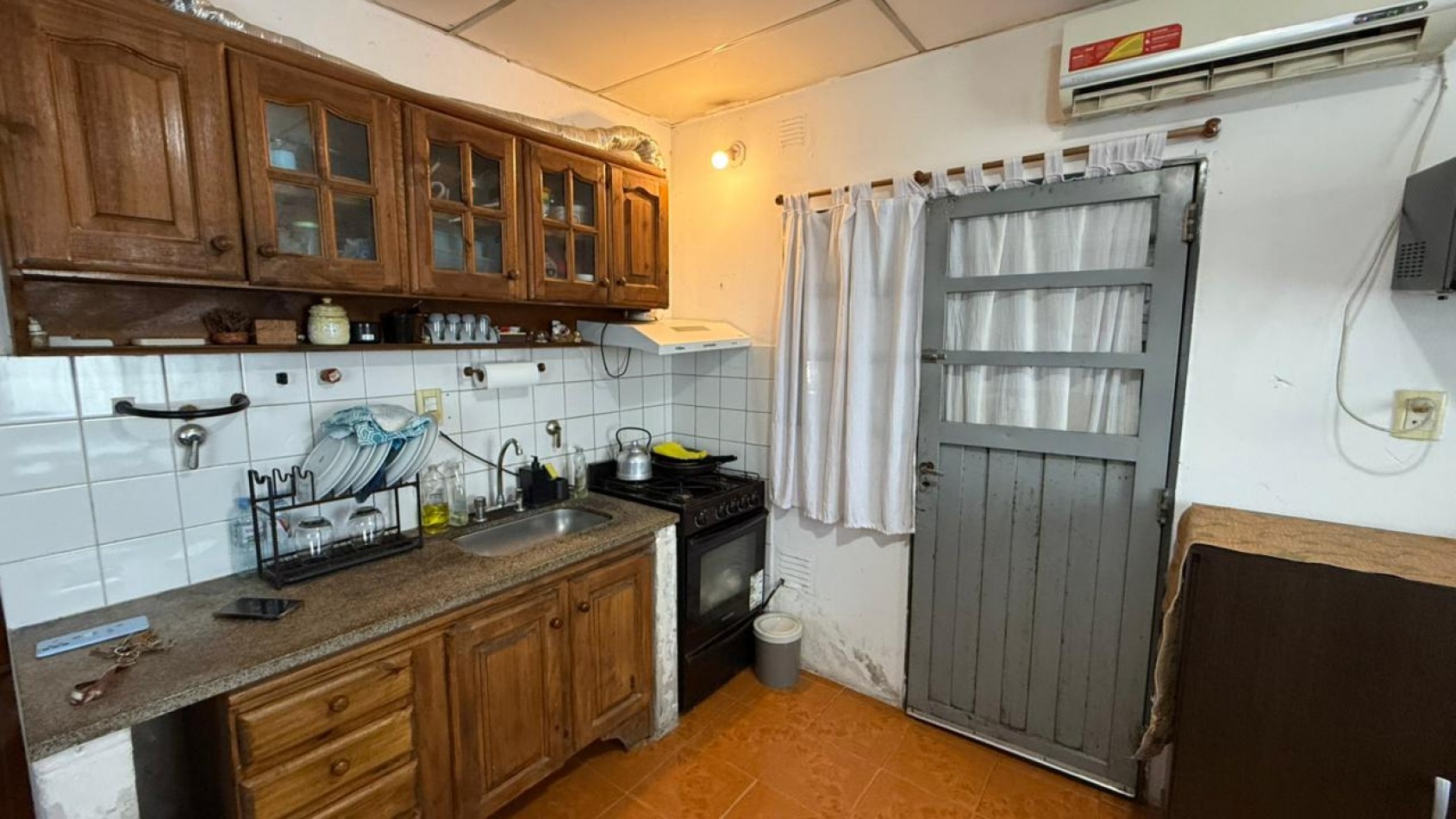 CASA DE 2 DORM, PATIO Y COCHERA, ZONA NEWBERY 