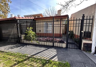 CASA 3 DORM Y COCHERA EN ZONA EJERCITO